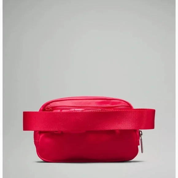 LULULEMON Everywhere Belt Bag Colour pink lip - Picture 3 of 10